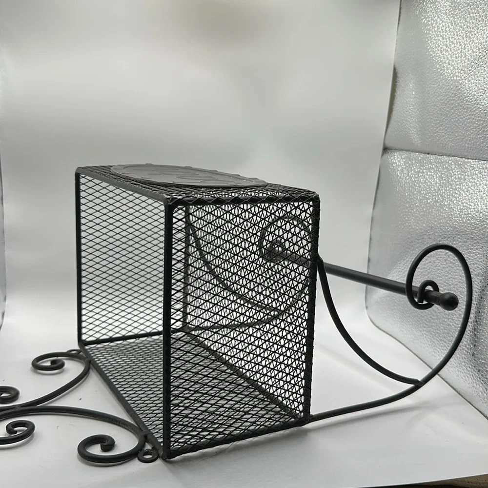 Black Metal Bath Wall Rack